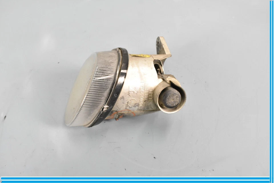 Luz antiniebla del lado derecho del pasajero 10-13 Mercedes W212 E350 GL450 OEM Foto 3 de 4