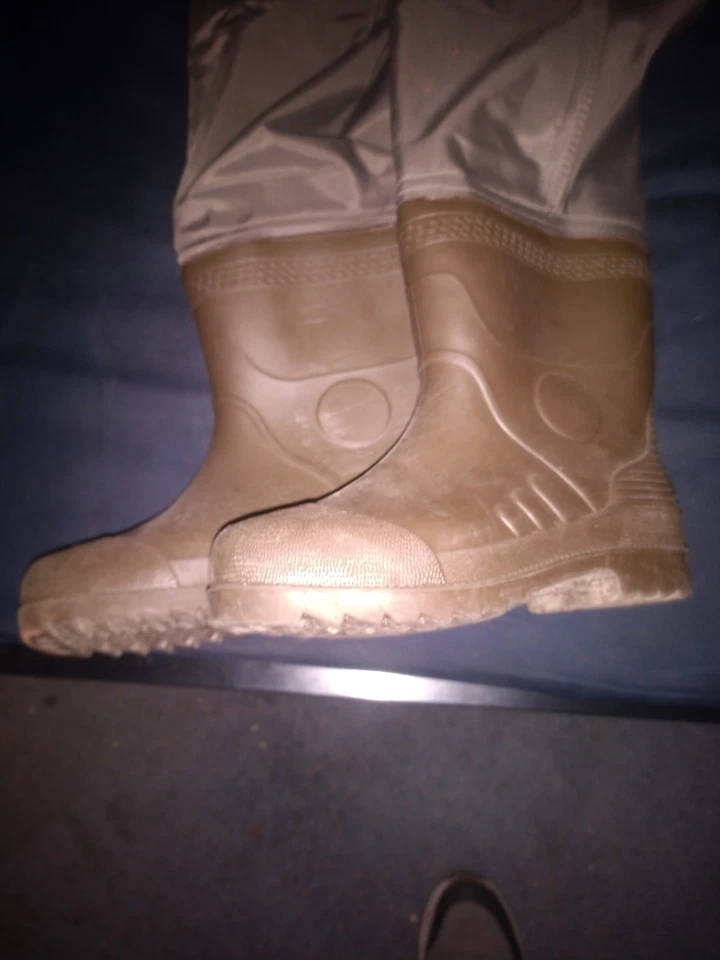 Foxelli Outdoor Gear Waders Men’s Size 9 - Image 2 of 4