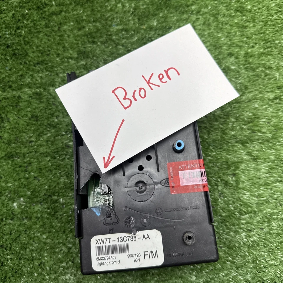 Módulo de control de iluminación Mercury Grand Marquis Town Car 2003-2005 XW7T-13C788-AA Foto 2 de 4