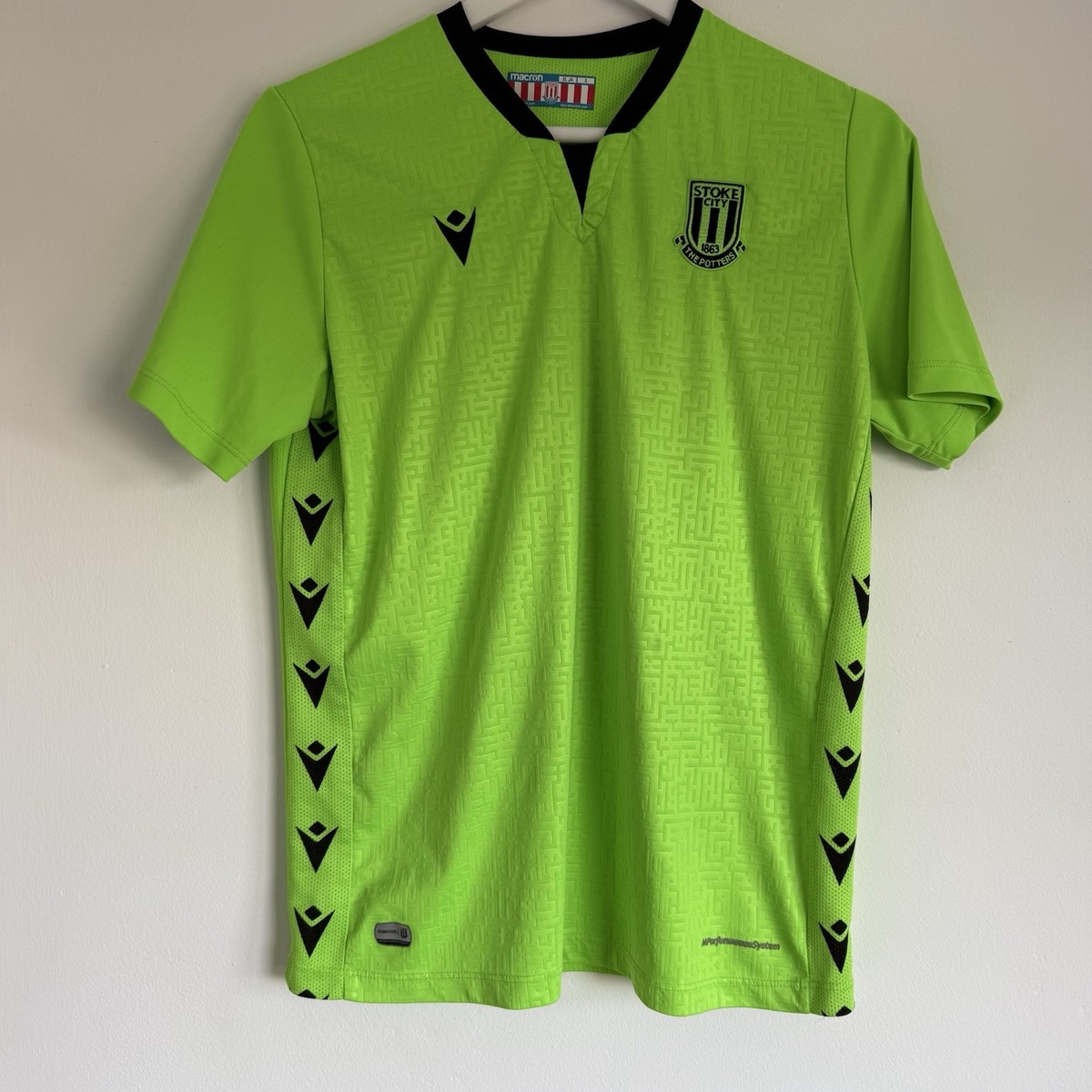 Stoke City Goalkeeper Shirt Goalie Macron Kit Child Size XL 21/22