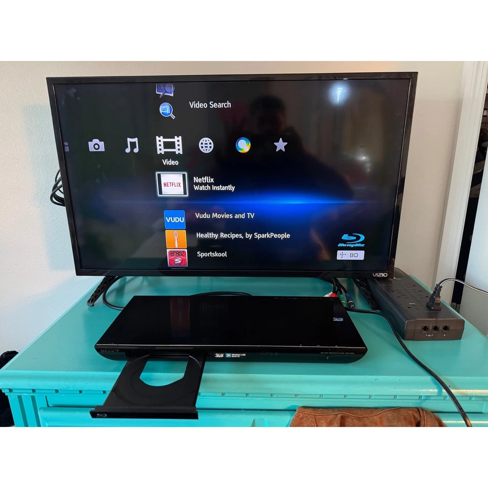 Reproductor de DVD Blu-ray Sony BDP S590 3D sin LAN Netflix aplicaciones Vudu - sin control remoto Foto 3 de 4