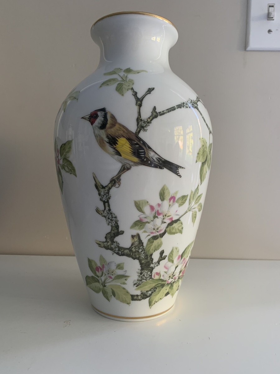 The Woodland Bird Vase Franklin Porcelain 1981 Limited Edition