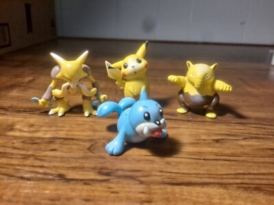 TOMY Pokémon Figures Nintendo CGTSJ 1999 *Collect Them All*