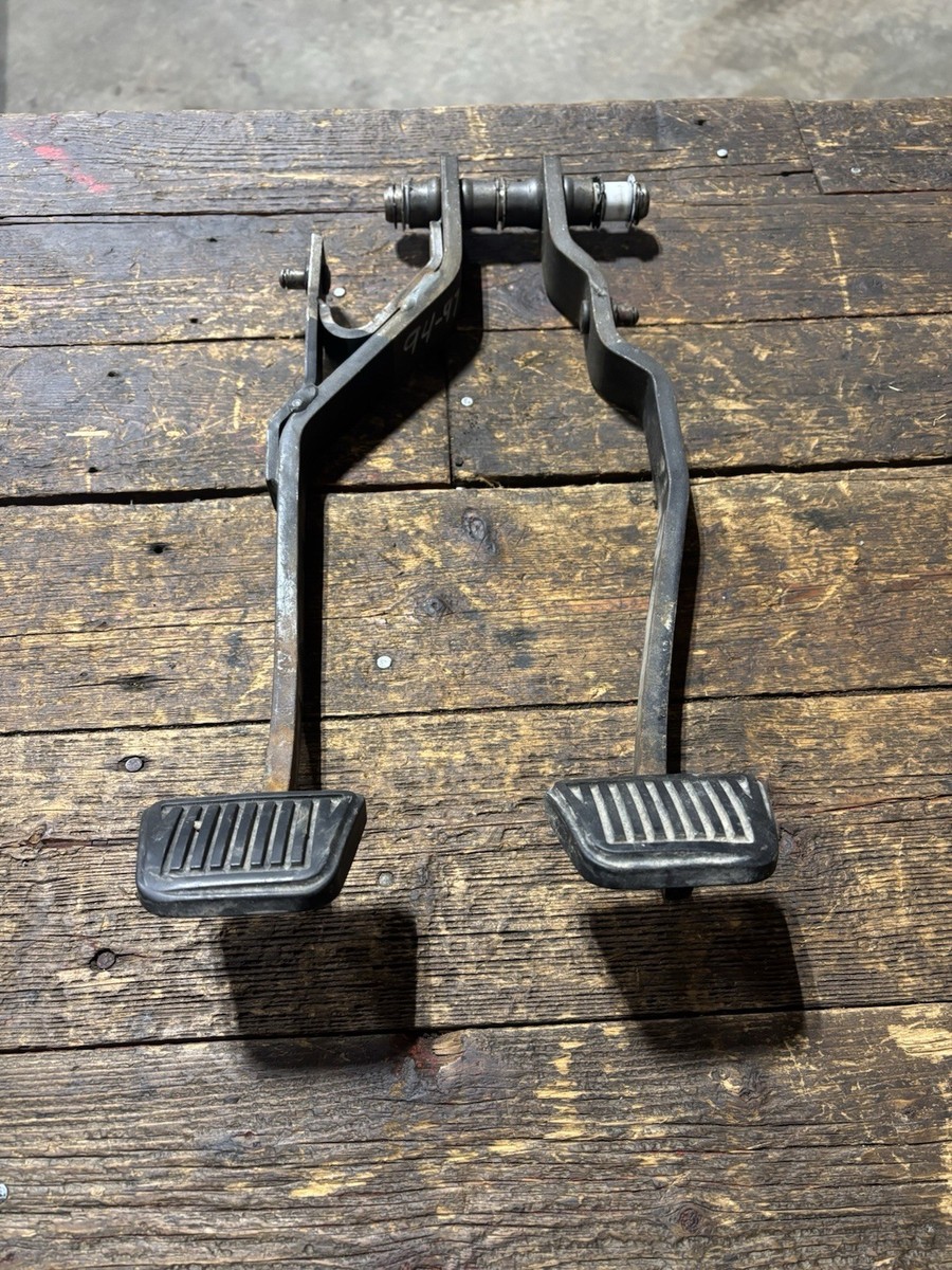 1994-1997 DODGE RAM 1500 2500 3500 CLUTCH & BRAKE PEDAL SET