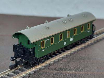 Märklin Spur z 8751 Personenwagen 2.Klasse ''Donnerbüchse'' der DB in Grün 