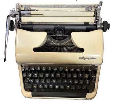 RARE 1956 Olympia SM3 DeLuxe Typewriter + ORIGINAL Curved Case/ALL ORIGINAL