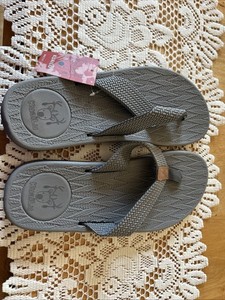 KUAILU - NEW Gray Flip Flop Sandals, Mens Sz 10 NWT - MUST SEE!