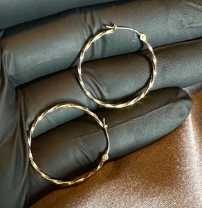 14k Yellow Gold 26.5mm Medium Hoop Earrings Classic Twisted Design One Pair