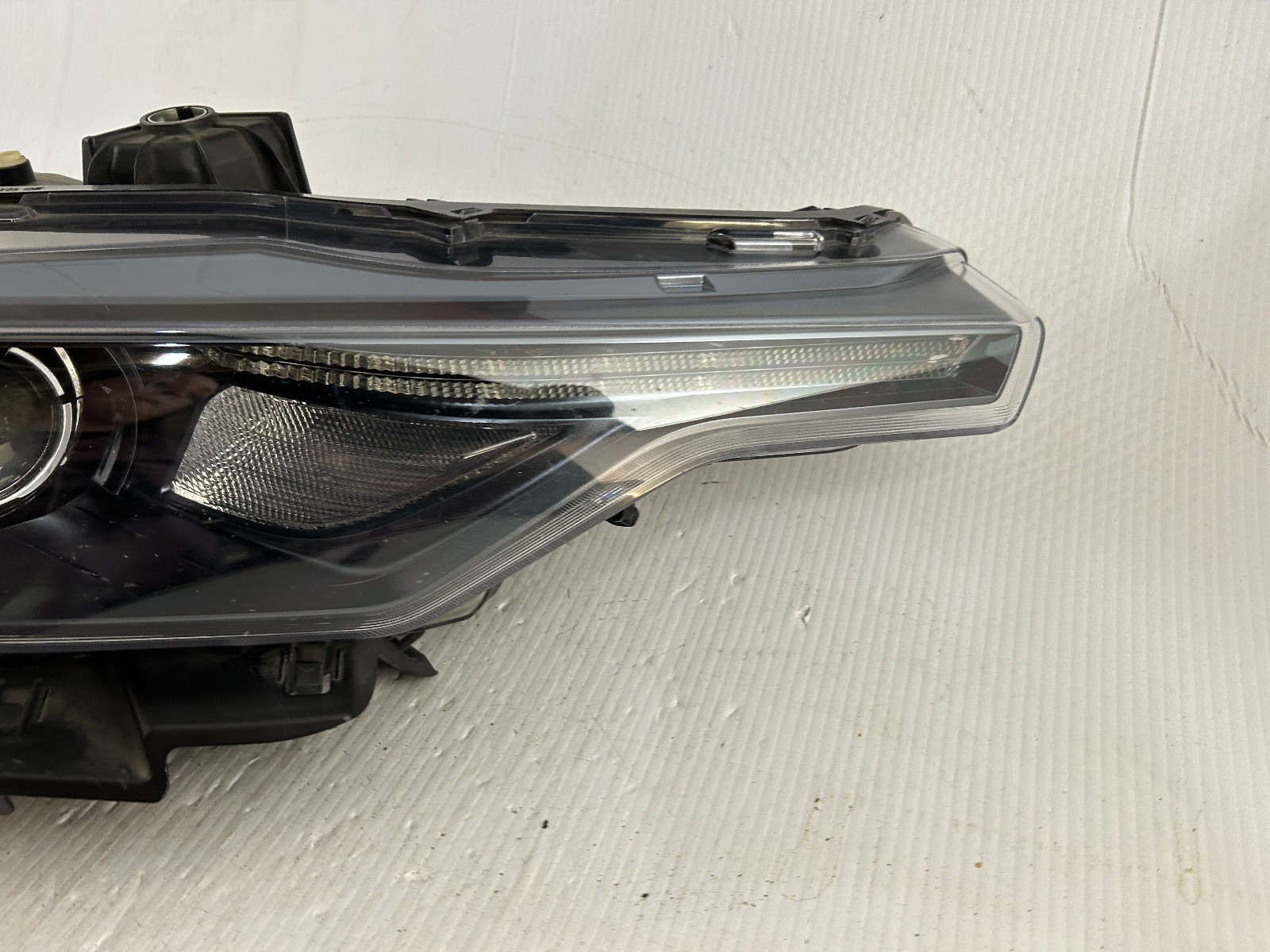 OEM| 2017-2020 Maserati Levante HID Headlight (Right,Passenger) Ballast Included