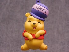 Winnie the Pooh NEW * Pooh Honey Clip * Blind Bag Series 2 Opened Monogram