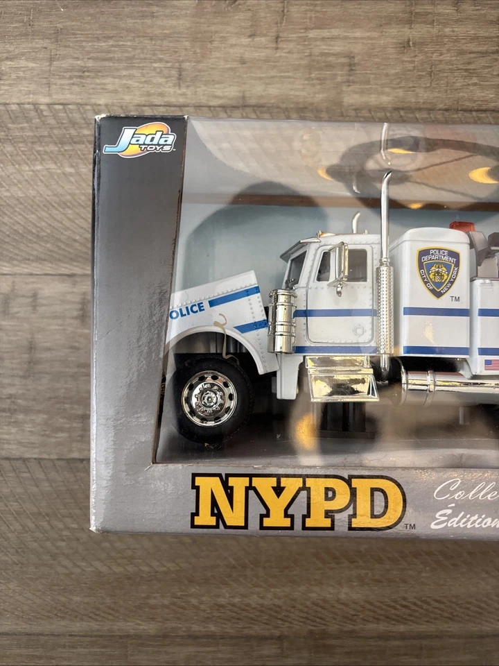 JADA 1:24 TOYS NYPD GRÚA Foto 2 de 4