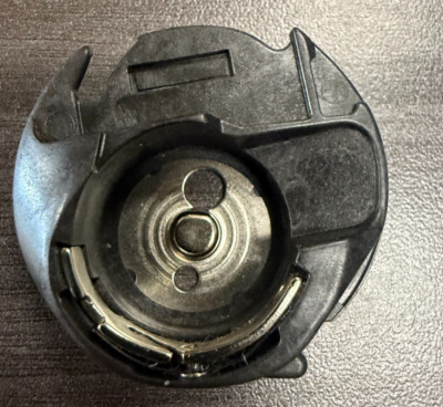 Singer bobbin case (6J)
