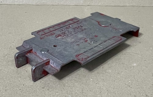 DINKY Cpt SCARLET MSV #105 - ORIGINAL BASE PLATE