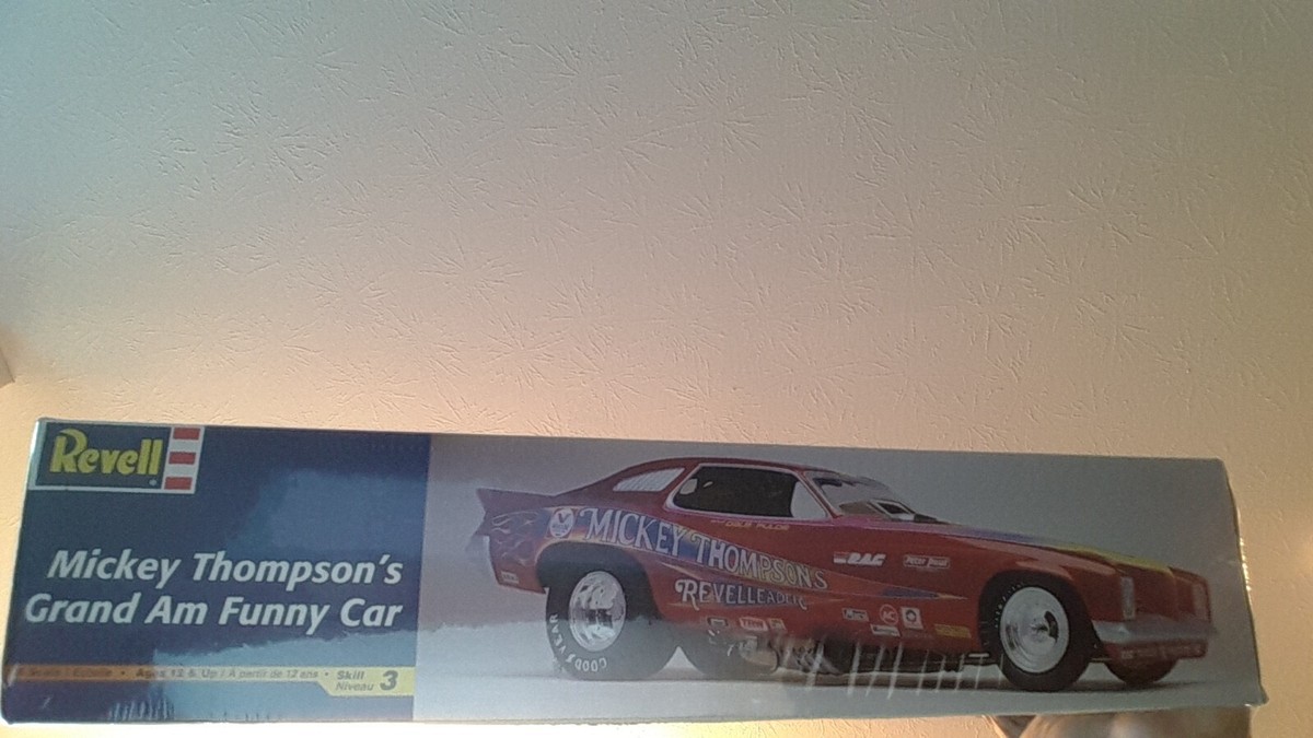 自動車 Mickey Thompson's Funny Car 1/16 Revell 1/16 Scale Mickey Thompson's Grand Am Funny Car #7684