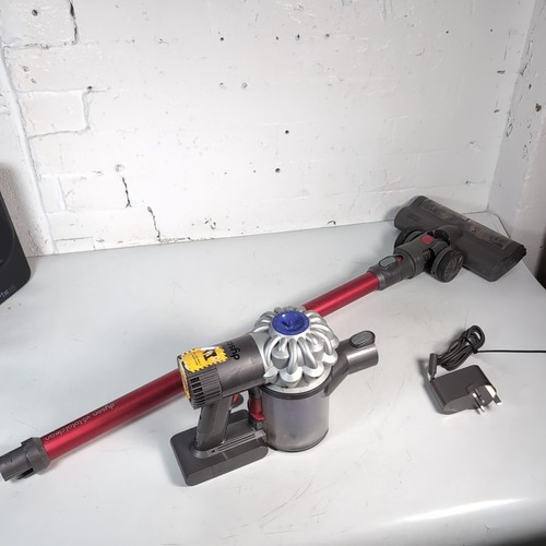 Dyson V6 Total Clean SV04 Vacuum Cleaner With Charger