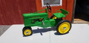 john deere small 60 pedal tractor