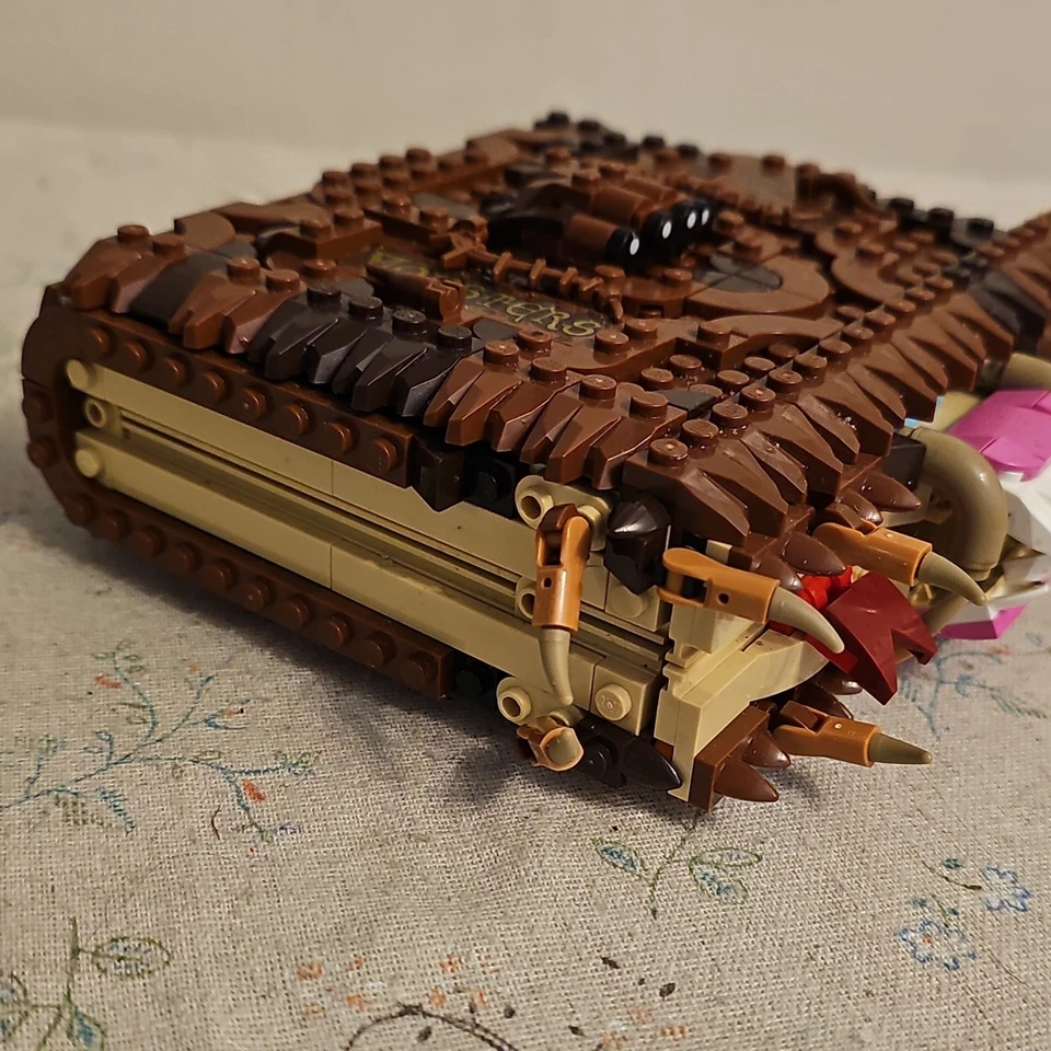 LEGO Harry Potter 76449 Chomping Monster Book of Monsters, photo 4 of 5