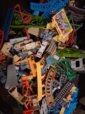 Thomas & Friends Trackmaster Ramps & Risers Signs Buildings For Parts 5+Lbs Lot 