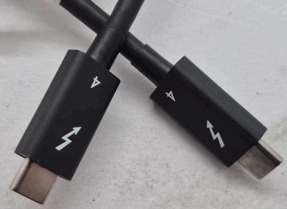 Thunderbolt 4 0.8m Passive Cable P/N VCZ0000308000002-X - Image 3 of 3