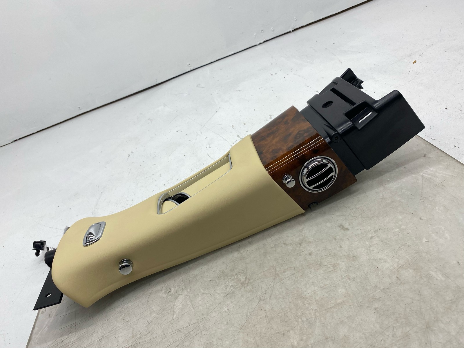 2010-2020 BENTLEY MULSANNE LEFT UPPER B PILLAR TRIM COVER PANEL BEIGE LEATHER
