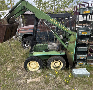 John Deere Model 90 Loader Tractor Skid Steer with Front Bucket