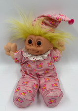 Zaubertroll Troll Puppe Pl&uuml;schtier Baby Girl rosa Strampler mit M&uuml;tze ca. 30 cm