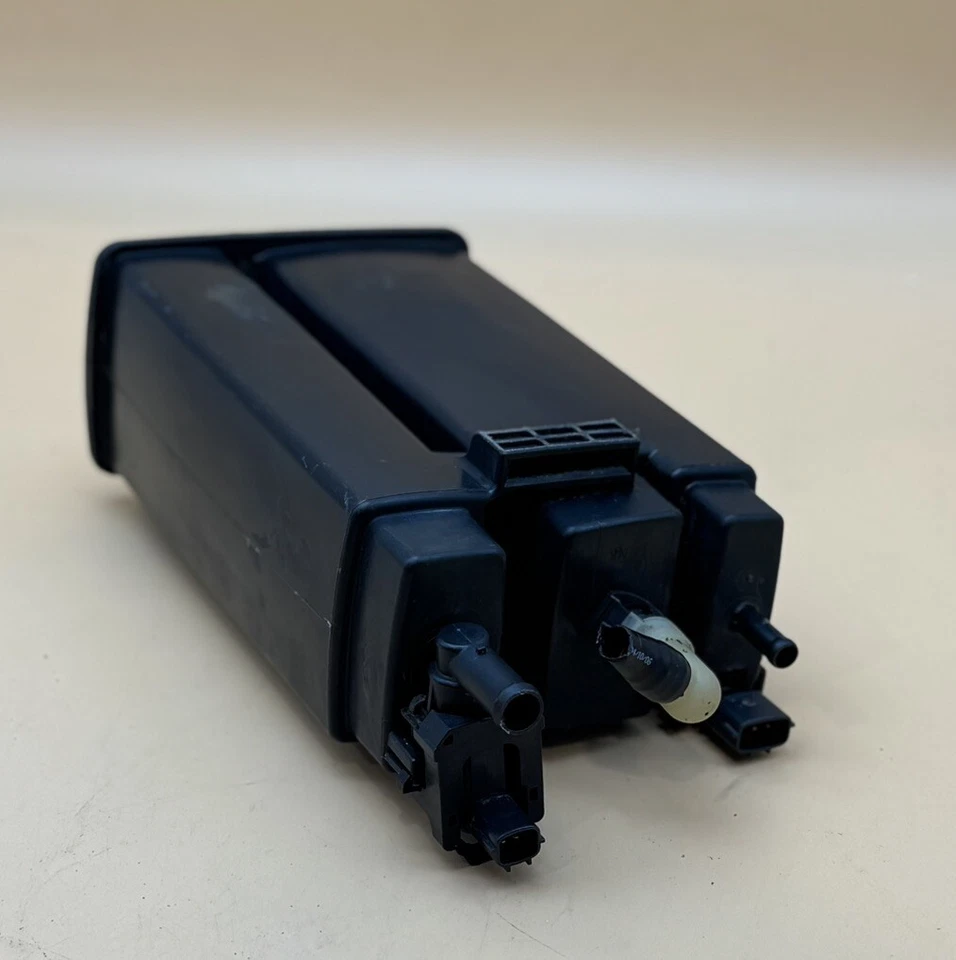 BOTE DE VAPOR DE CARBÓN NISSAN TITAN ARMADA INFINITI QX56 04-20 14950-7S000 OEM Foto 2 de 4