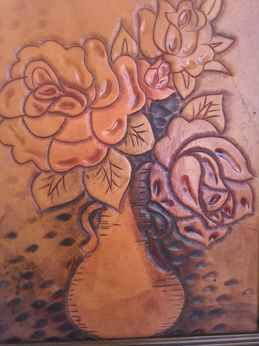 Fiori e vaso vintage in pelle arte da parete lavorati a mano venduti da Spiegel da collezione - Foto 2 di 11