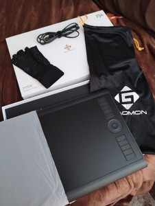 GAOMON M10K Battery-Free Graphics Tablet USB w/ Pen, Glove, Bag