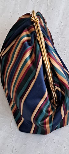 Handgefertigte Damen neu XL Bügel - Clutsh mit Kosmetiktasche, gestreifte Satin - Bild 3 von 10