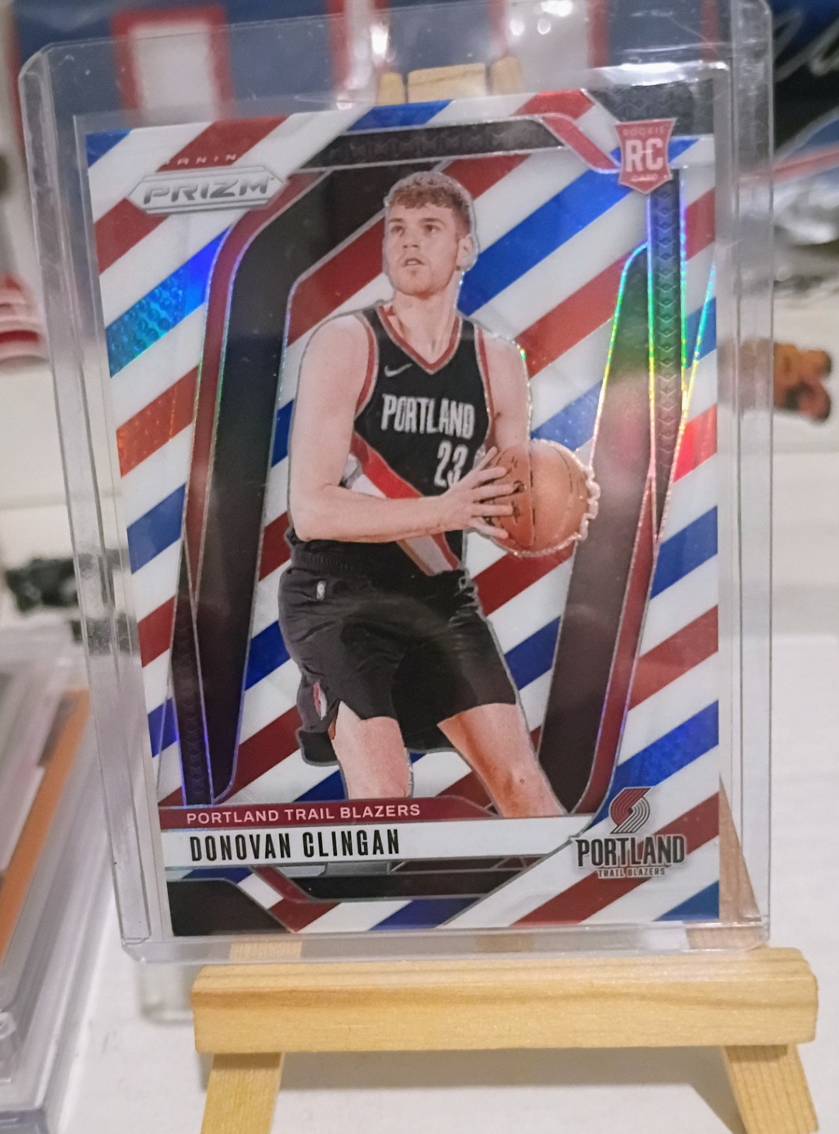 2024-25 Panini Prizm Donovan Clingan #221 Red White Blue Prizm (RC)