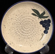 Pottery Garlic Ginger Cheese Grater Lemon Zester 5” Grapes Cooks Innovations