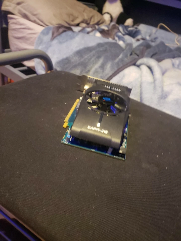 HD 6770 1GO GDDR5  - Photo 3/4