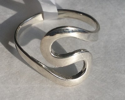 Solid Sterling Silver 925 Swirly Loop Band Ring About 5/8'' Wide