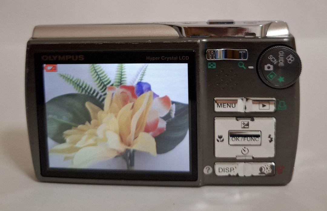 Olympus μ780 Olympus µ780 7.1MP Digital Camera 5x Optical Zoom Compact