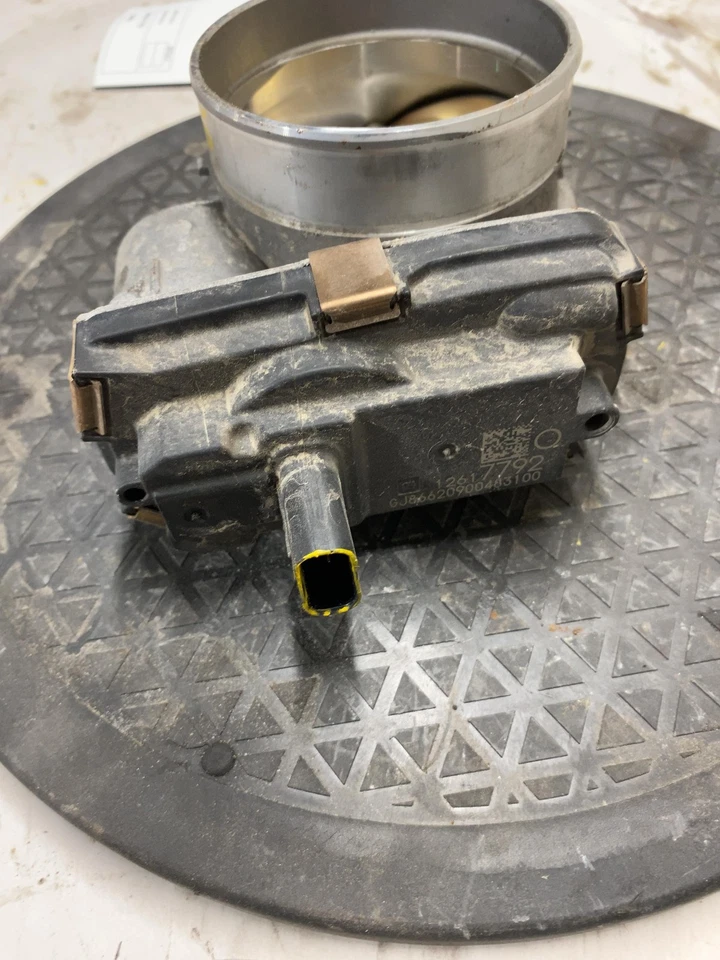 14-24 CHEVY SILVERADO 1500 Throttle Body/valve Assy 5.3L ONLY 63052 MILES - Изображение 2 из 3