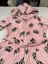 New Juicy Couture Women  s Pink Hooded Plush Robe With Black Logo Size S/M