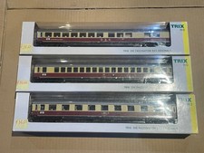 Trix art. 23477-04  23477-09  23477-10 carrozze N°3 Tee Rosso/Crema  