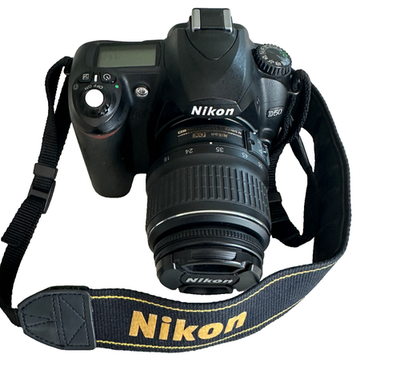 Nikon D50 DSLR Camera with AF-S Nikkor 18-55mm Lens Kit - Great