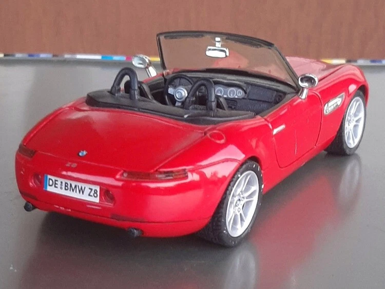 Burago BBurago Motor Max BMW Z8 1/24 - Immagine 2 di 2