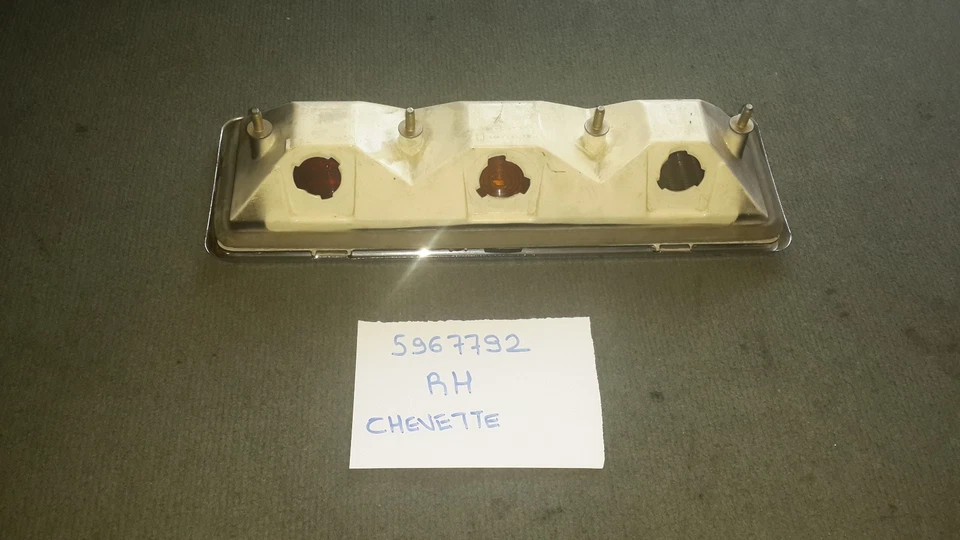 Luz trasera OEM 5967792 paso derecho Chevrolet Chevette 1976-1979 nuevo de lote original Foto 3 de 4