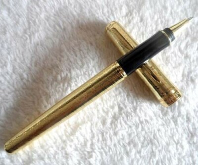 Good Gold Circle/Gold Clip Parker Sonnet Series Fine (F) Nib Rollerball pen