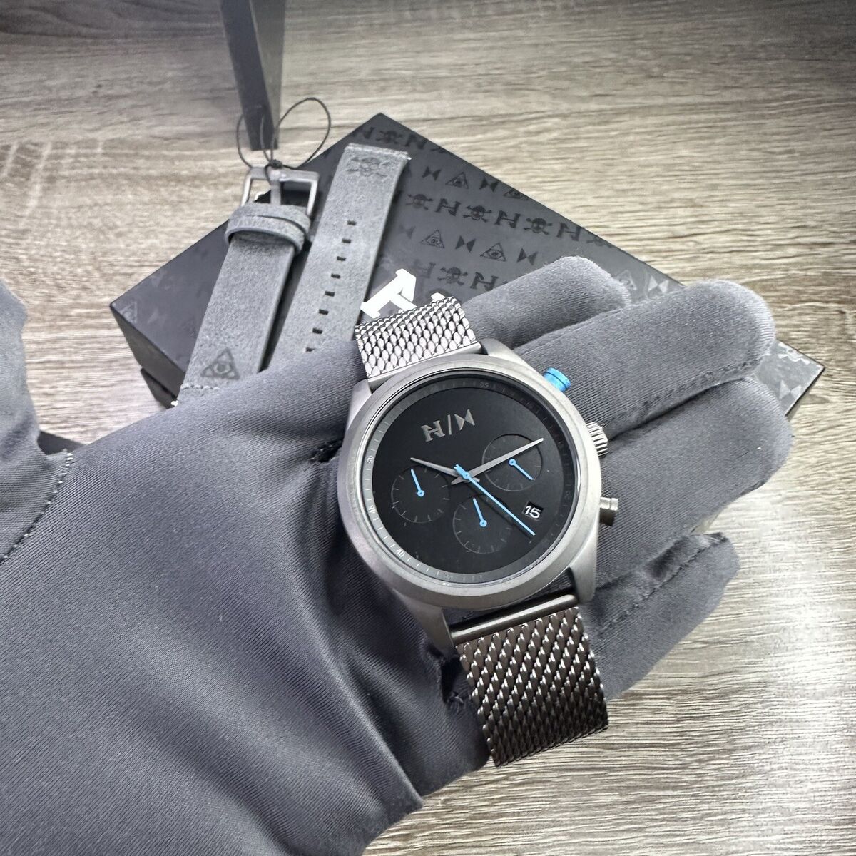 NEW✓LIMITED EDITION✓ NYJAH HUSTON X MVMT Gunmetal Leather NEW✓LIMITED EDITION✓ NYJAH HUSTON X MVMT Gunmetal Leather