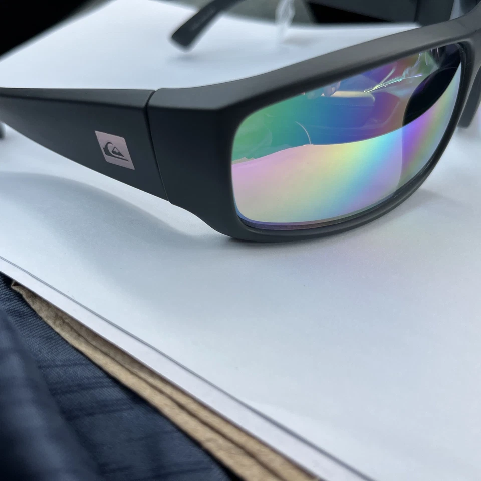 Nuevas gafas de sol para hombre Quicksilver marco envolvente de $75 gris mate/plateado lentes espejadas Foto 3 de 4