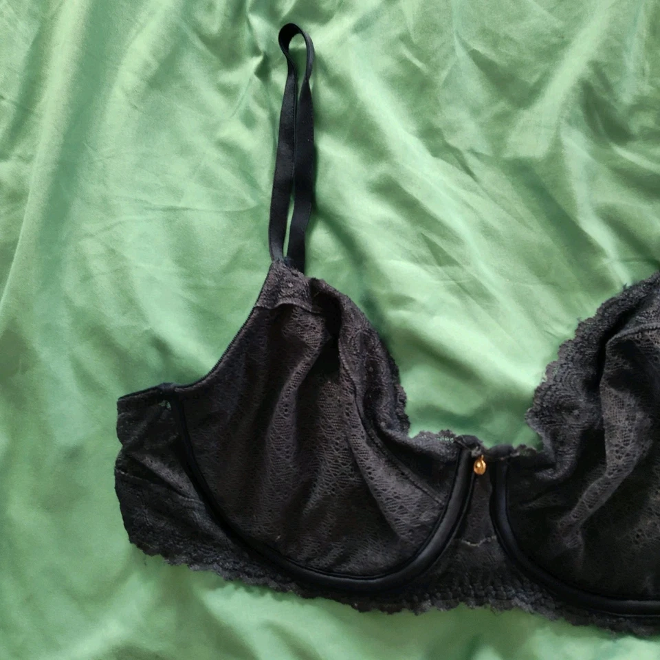 Sujetador Jennifer Lopez Azul Marino Encaje Con Aros Talla 38B Semi Transparente Foto 2 de 4