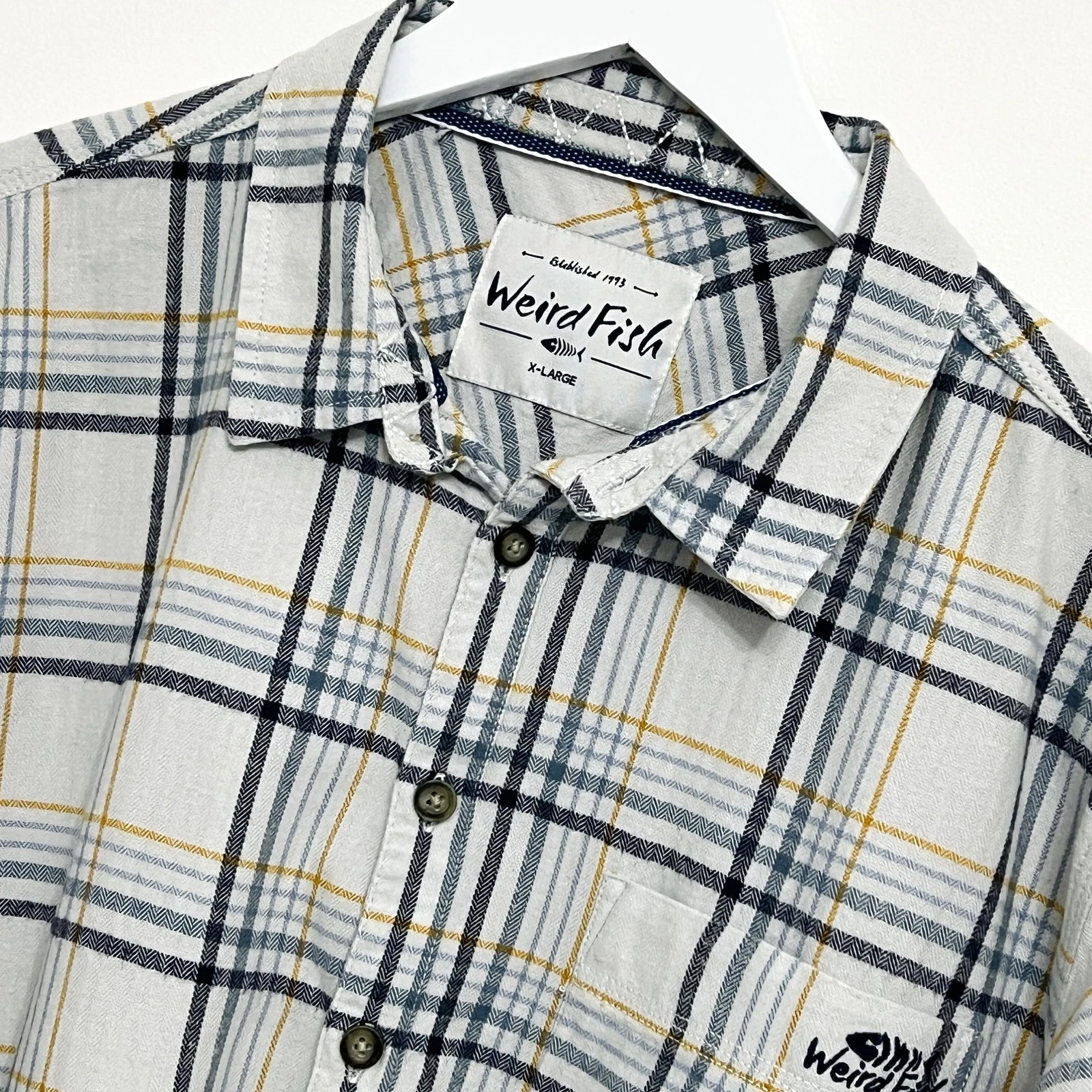 Weird Fish Shirt Size XL Extra Large Men’s Long Sleeve Blue White Check Casual
