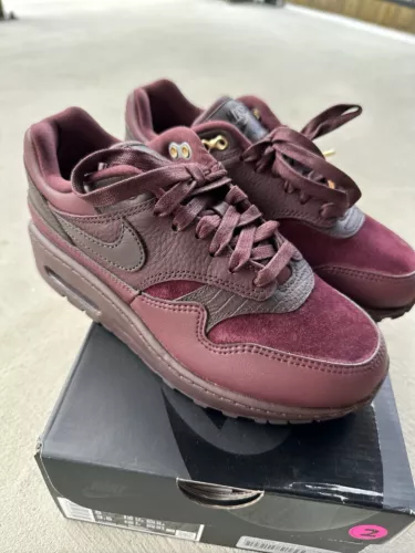 Nike Air Max 1 ‘87 NBHD Burgundy Crush Velvet (DV3888-600)  Women’s Size 5 US
