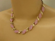 Vintage Gold Tone Thermoset Lavender Molded Plastic Leaf Necklace 16" x 1/2"