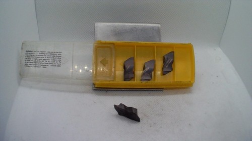 (9 Inserts) Kennametal NR3031RK KCU10 Grooving Insert: NR3031K KCU10, Solid Car - Picture 3 of 3