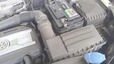 Used Air Cleaner Assembly fits: 2012 Volkswagen Tiguan 2.0L gasoline engine ID C
